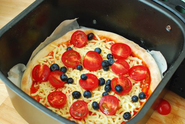蓝莓水果拉丝披萨