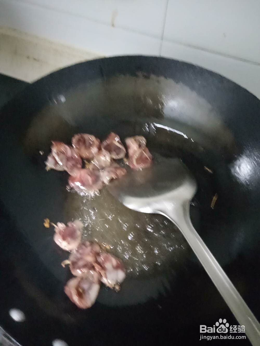 芹菜青椒炒香肠