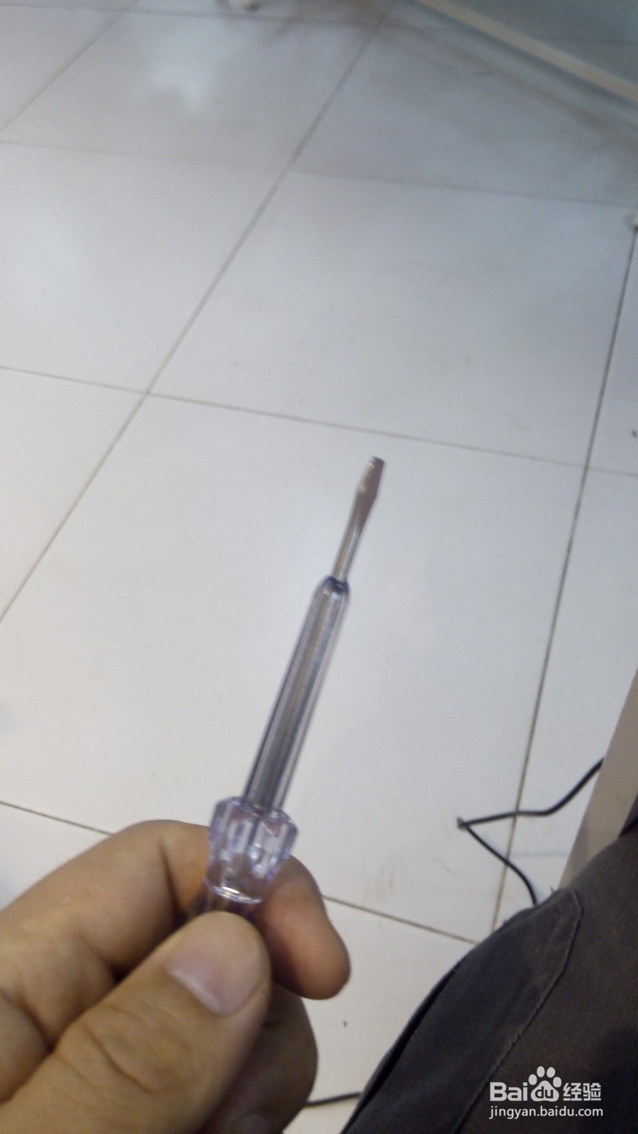 如何自己组装电脑桌