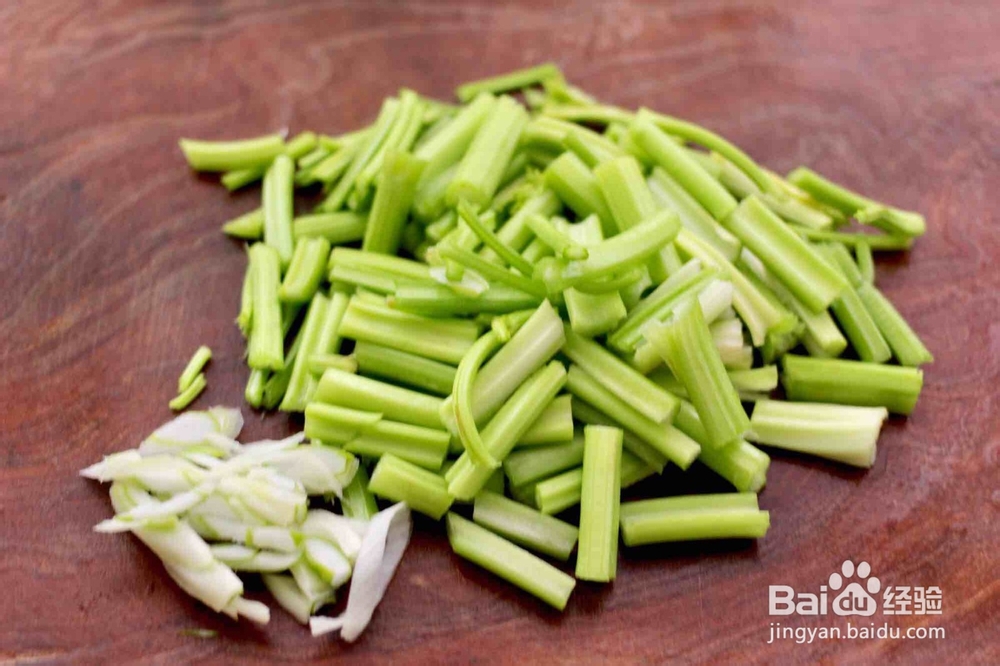 怎么做芹菜炒香菇
