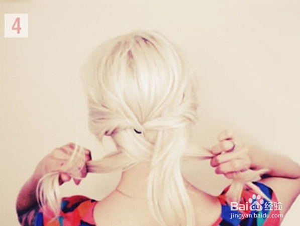 低盘发显慵懒编发