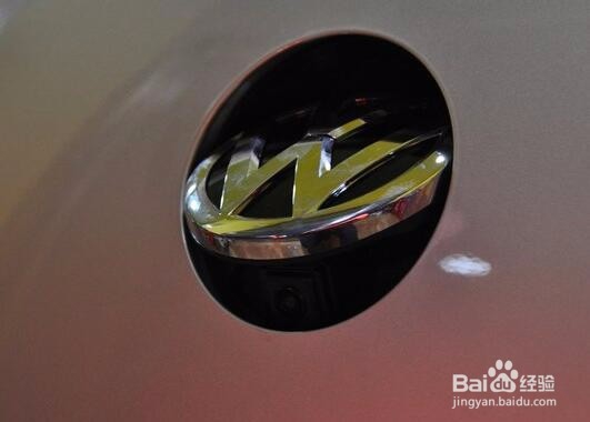 迈腾车后视摄像头如何安装