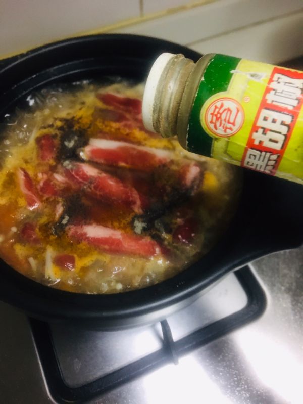 酸汤肥牛金针菇