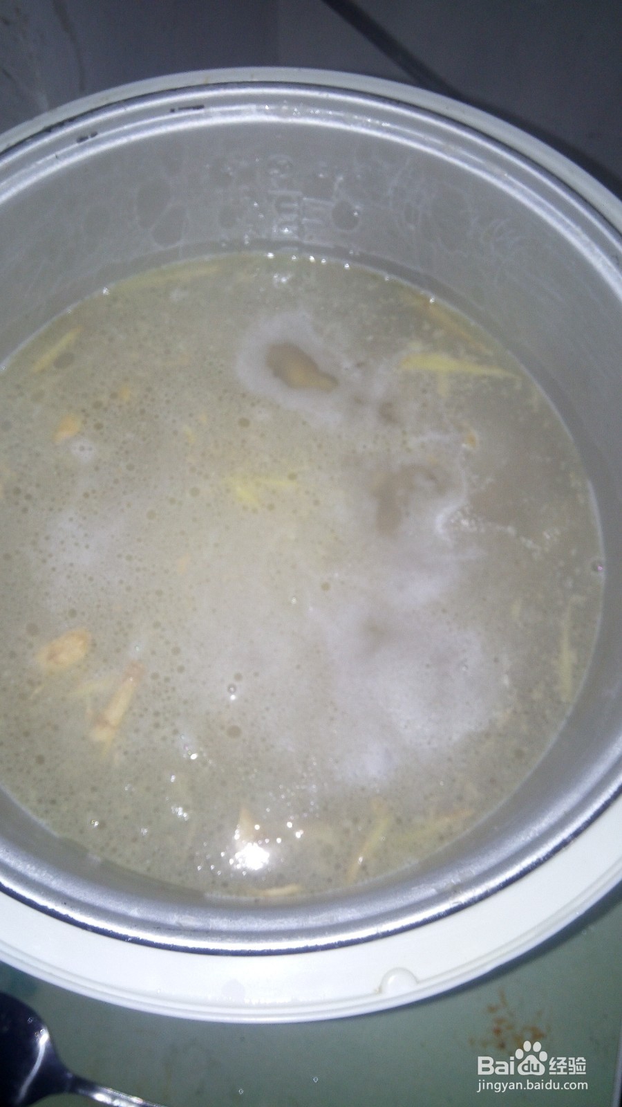 如何利用电饭煲煮鸡杂粉