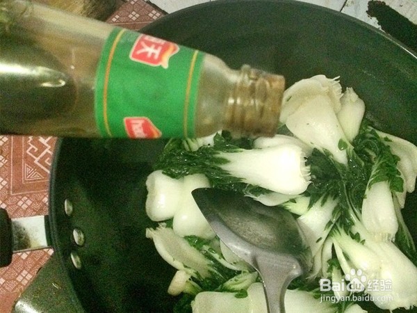 怎样炒蒜蓉奶白菜?