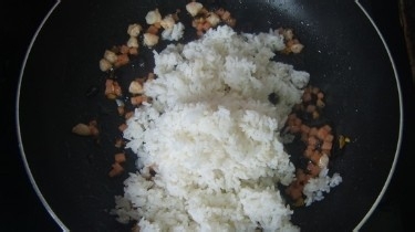 怎样做快手姜豉炒饭