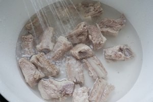 年糕排骨的制作方法