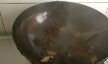 洋葱炒木耳是怎做的