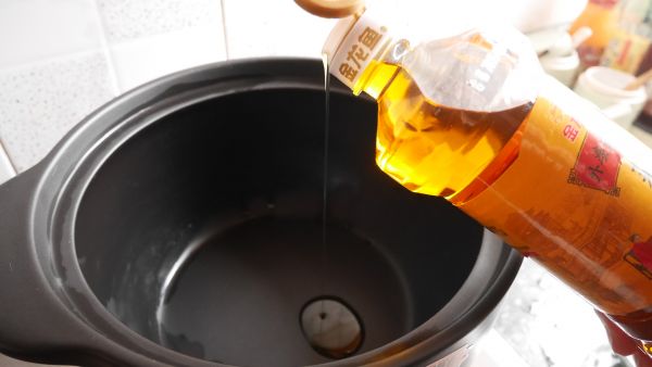 蚝油茄子年糕煲