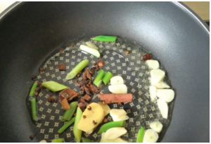 红焖砂锅牛肉