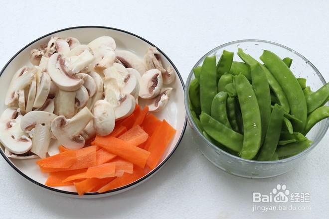 荷兰豆炒口菇