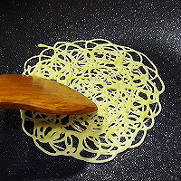 教大家做蕾丝鸡蛋卷饼