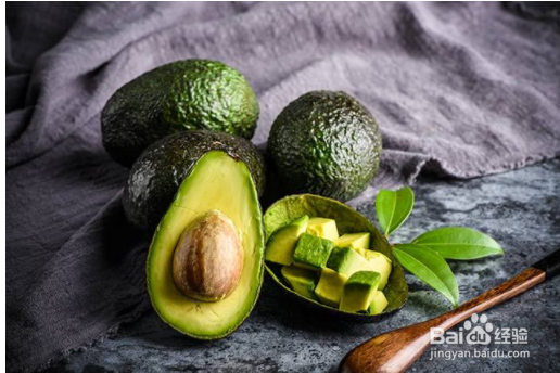 怎么挑选新鲜品质好的牛油果