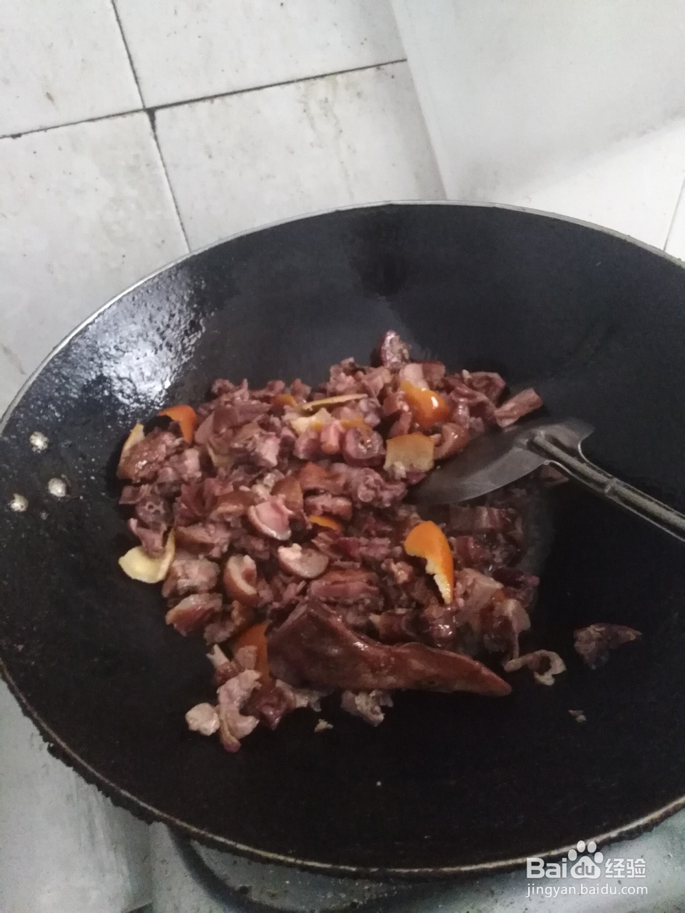 如何炒做酱板鸭？