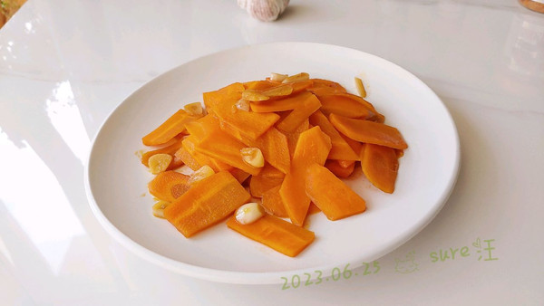 蒜油生炒胡萝卜