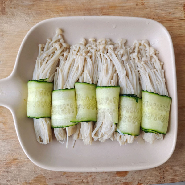 低脂低卡酸辣捞汁金针菇