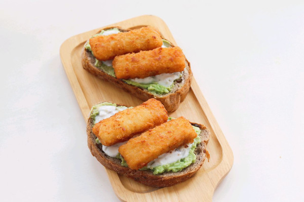 酸奶酱狭鳕鱼三明治