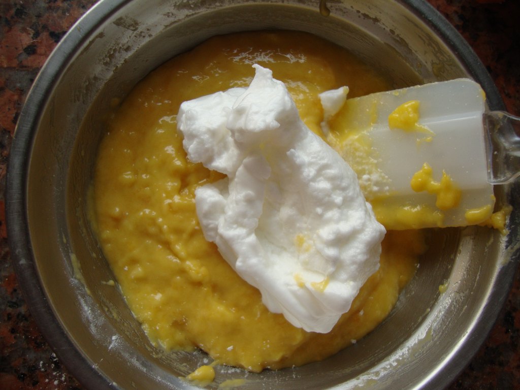 外婆做的芒果戚风蛋糕，吃了还想吃！