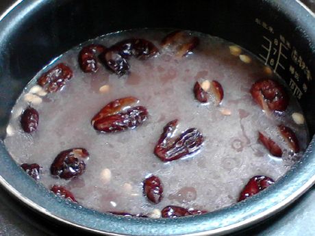 枣杞紫米八宝粽子粥