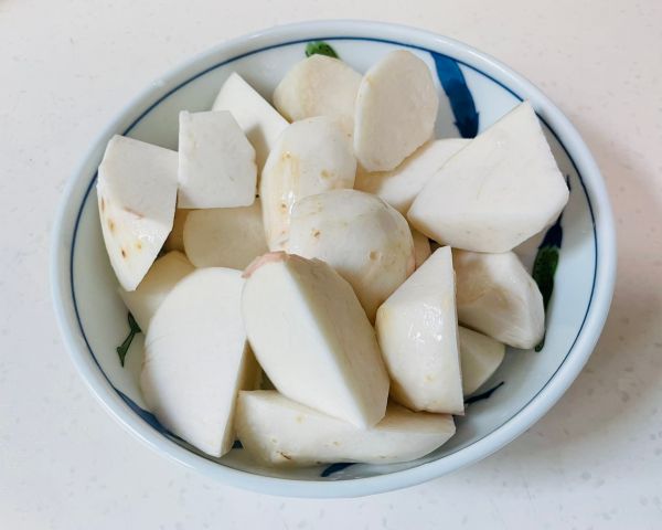 排骨芋艿鸡毛菜汤