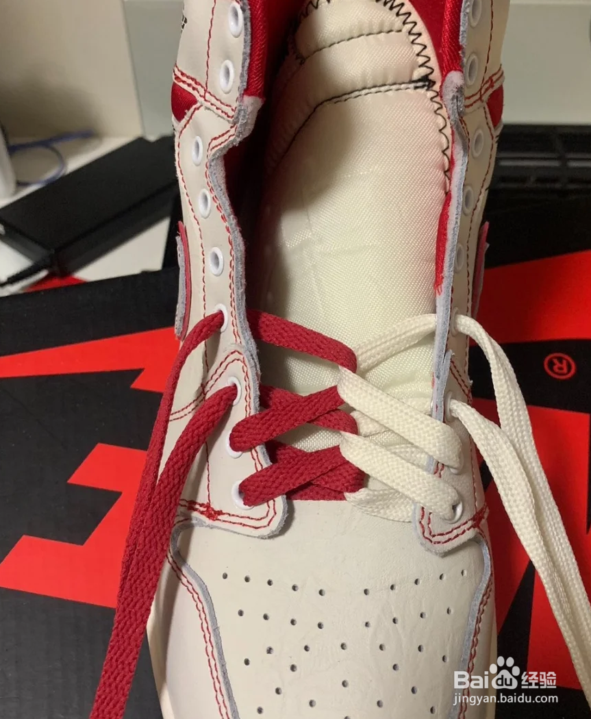 两根鞋带怎样绑一只鞋