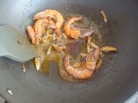 白菜炒大虾详细做法