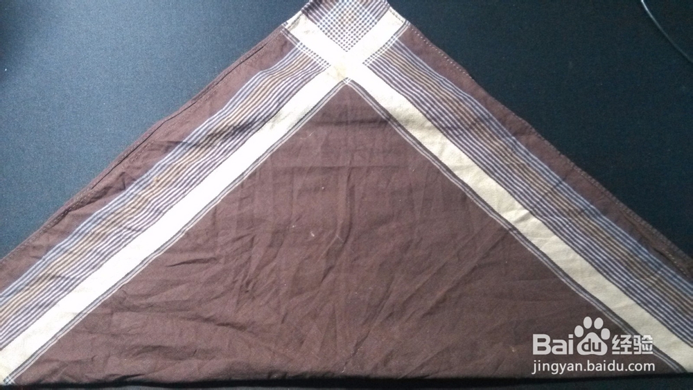 牵牛花和明虾的餐巾做法