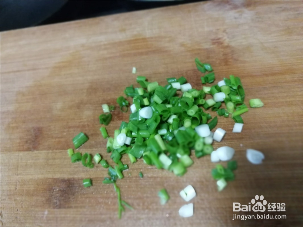 鸡蛋饼盖浇西红柿