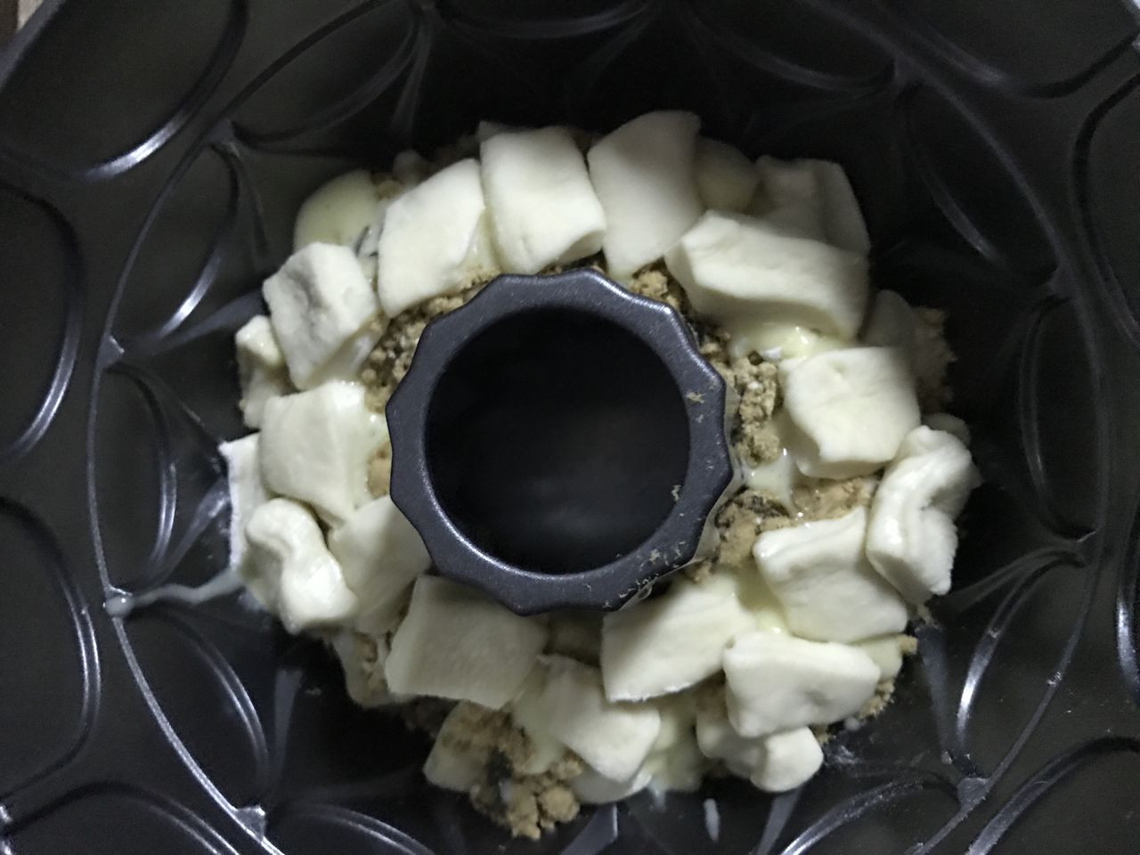 让我们一起去学习肉松沙拉手撕包的做法吧