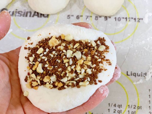 花生芝麻红糖发面小饼