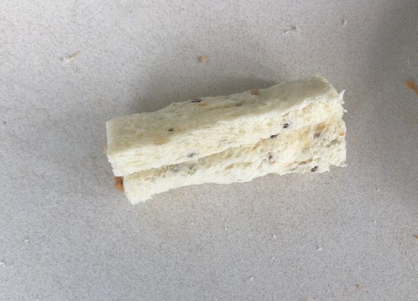 花生酱香肠鸡蛋吐司卷