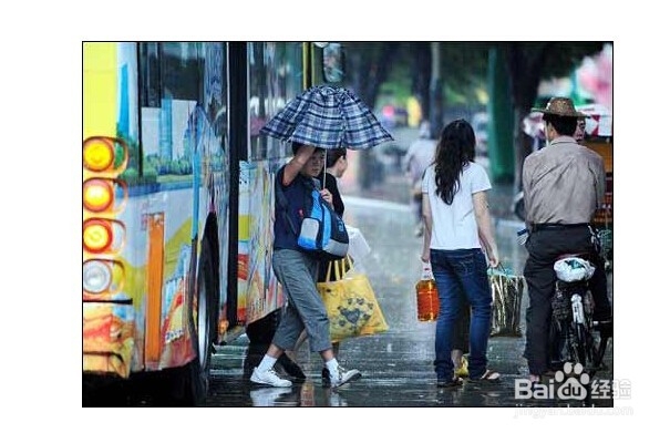 公交车上下过程中如何防窃？