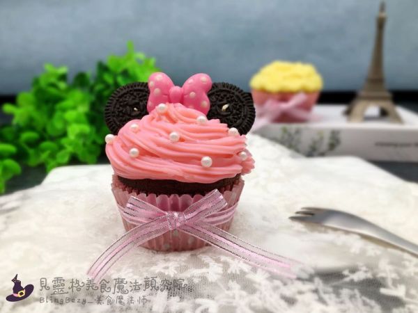 奶冻裱花马芬杯子蛋糕