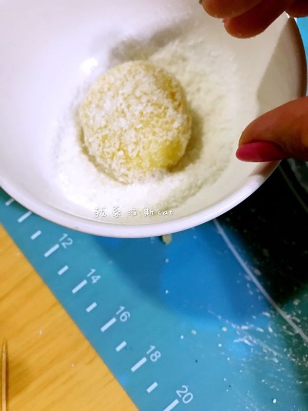 椰香芒果蛋黄糯米糍