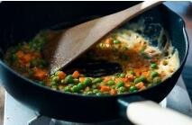 豌豆炒饭的做法