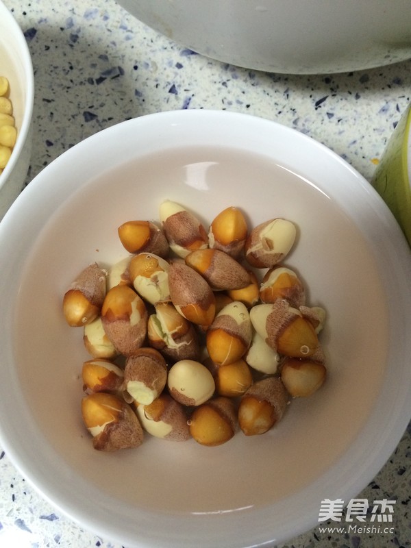 鹌鹑蛋白果糖水