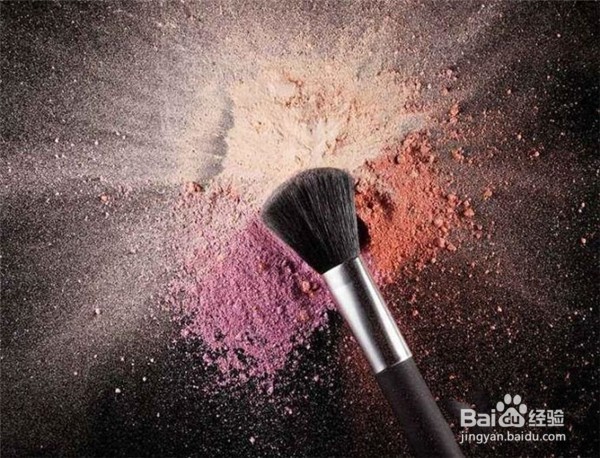 女人选对化妆刷，妆容才能更自然，9招教你搞定