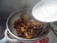 美食做法红烧肉焖饭