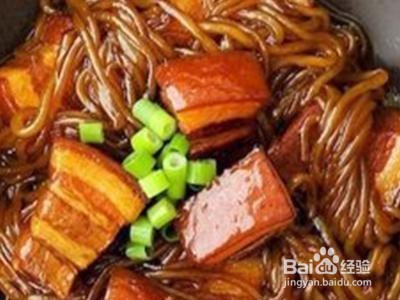 家庭自制猪肉炖粉条