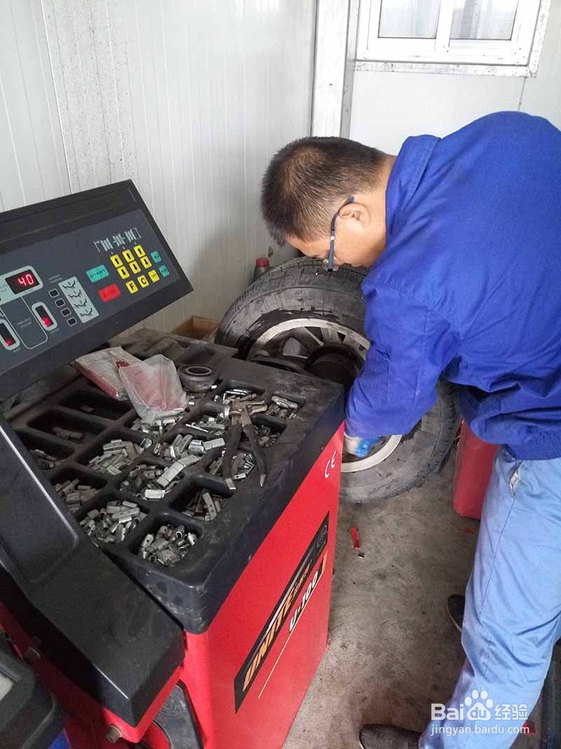 内置胎压监测器的安装方法