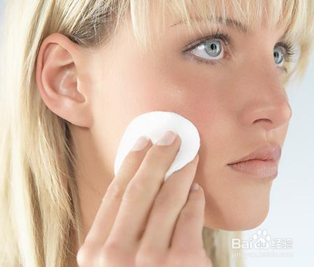 如何卸妆不伤皮肤？