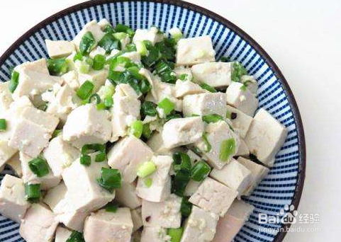 家常小葱拌豆腐的做法