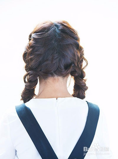 韩式双马尾麻花辫教程 演绎慵懒式清纯学院风