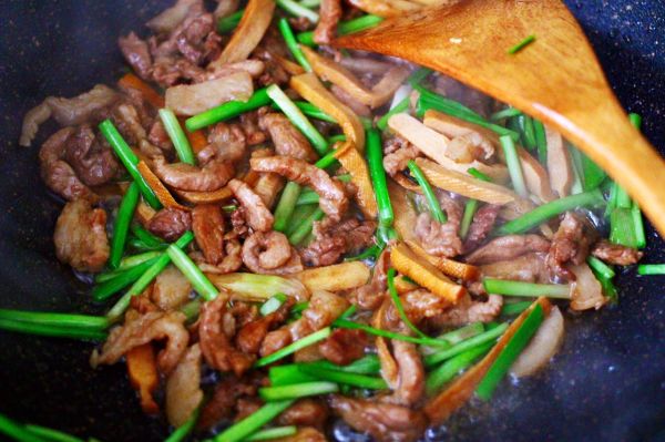 香干肉丝炒韭菜