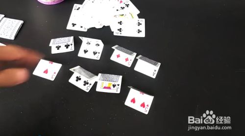 如何利用旧扑克制作首饰收纳盒