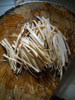 蒜苗腊肉百叶丝