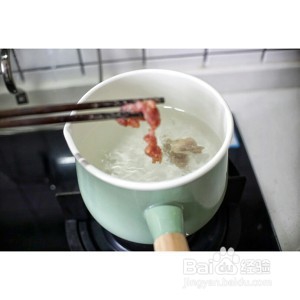 瘦肉水煮荷包蛋汤的做法