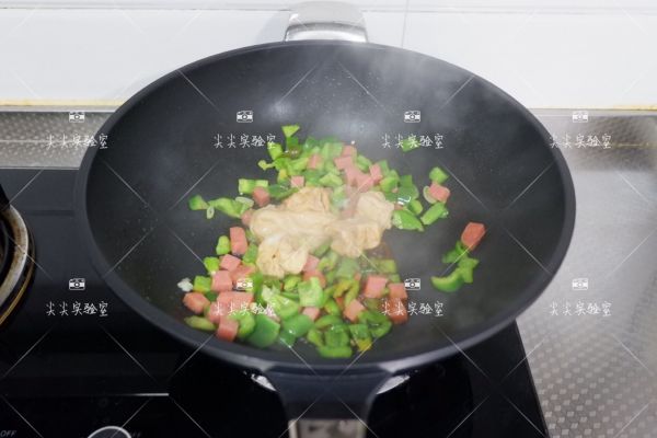 青椒火腿油面筋