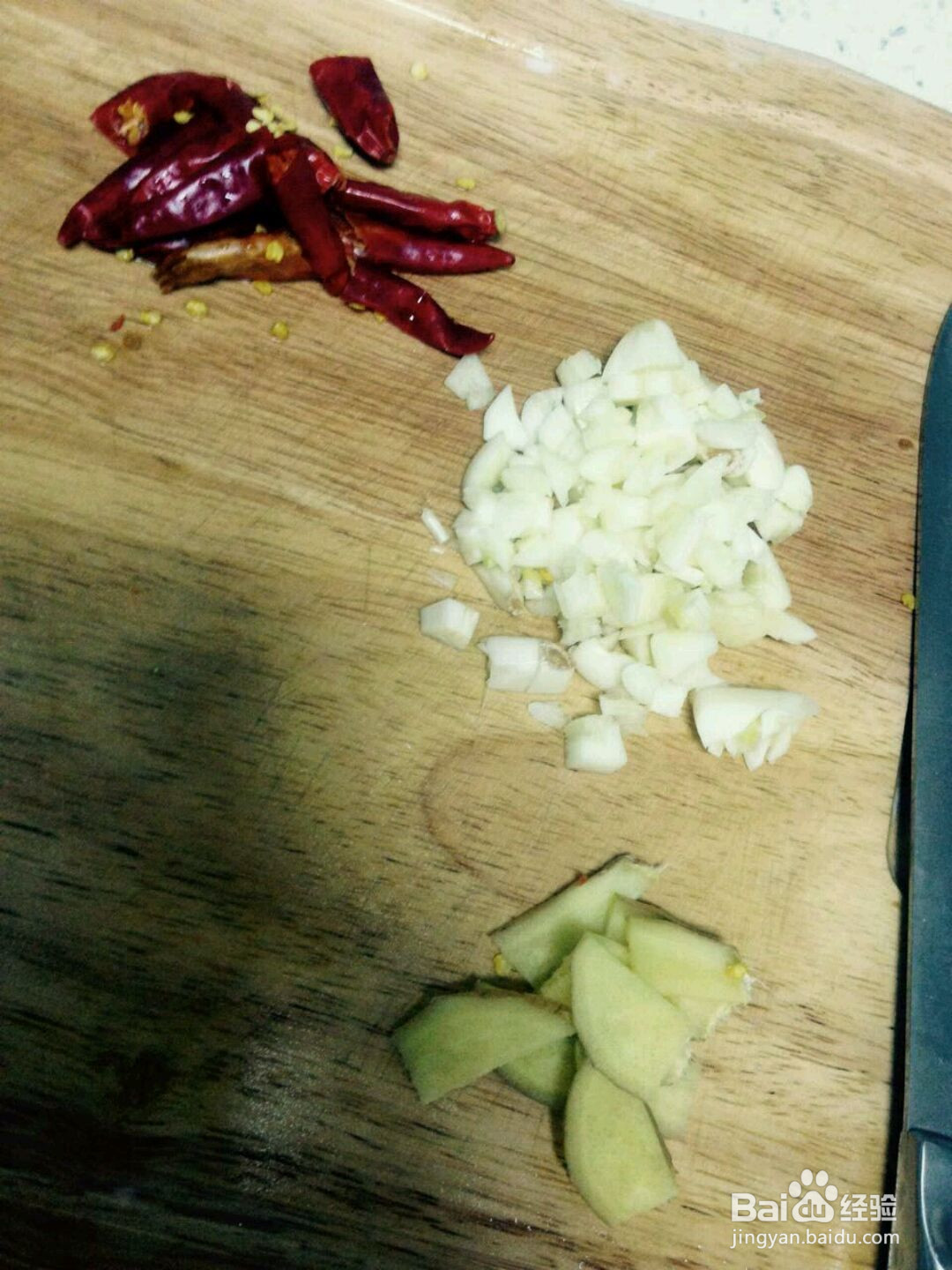 酸豆角顿鸡叉的做法