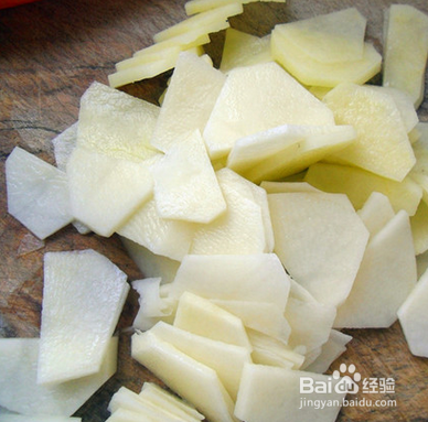 土豆片炒西红柿怎么做